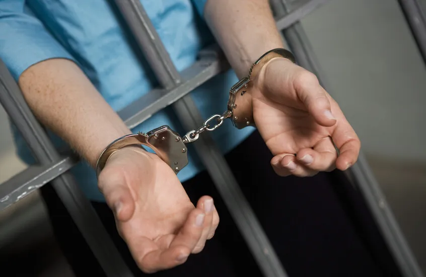 طفل مصاب بالتوحد يتعرض لاعتداء جنسي في سجون الإحتلال